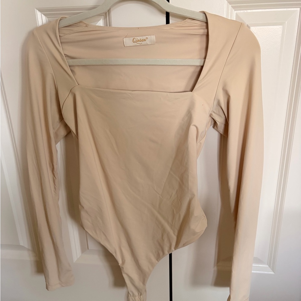*Donating 5/30* Beige/Marscapone Long Sleeve Bodysuit